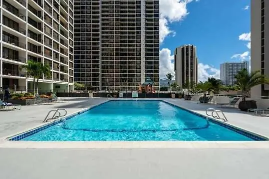 Spacious & Affordable Waikiki Getaway - Perfect For Families & Groups, Near Beach Includes Free Parking 檀香山 公寓