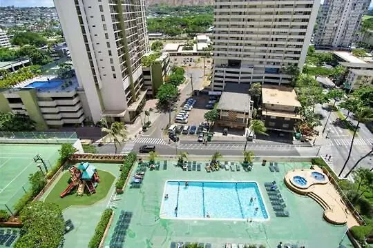 Spacious & Affordable Waikiki Getaway - Perfect For Families & Groups, Near Beach Includes Free Parking 檀香山 公寓