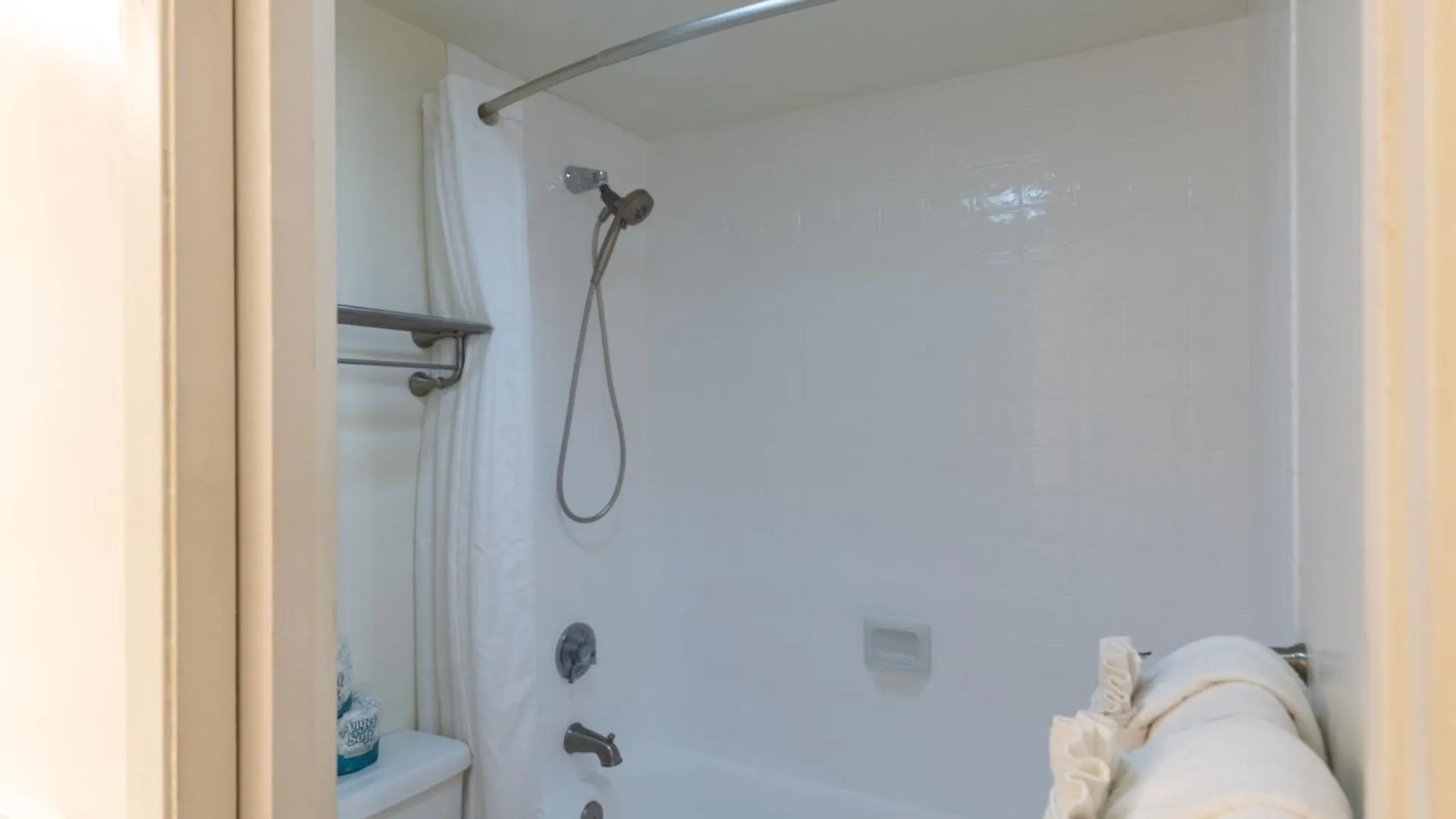 公寓 Spacious & Affordable Waikiki Getaway - Perfect For Families & Groups, Near Beach Includes Free Parking 檀香山