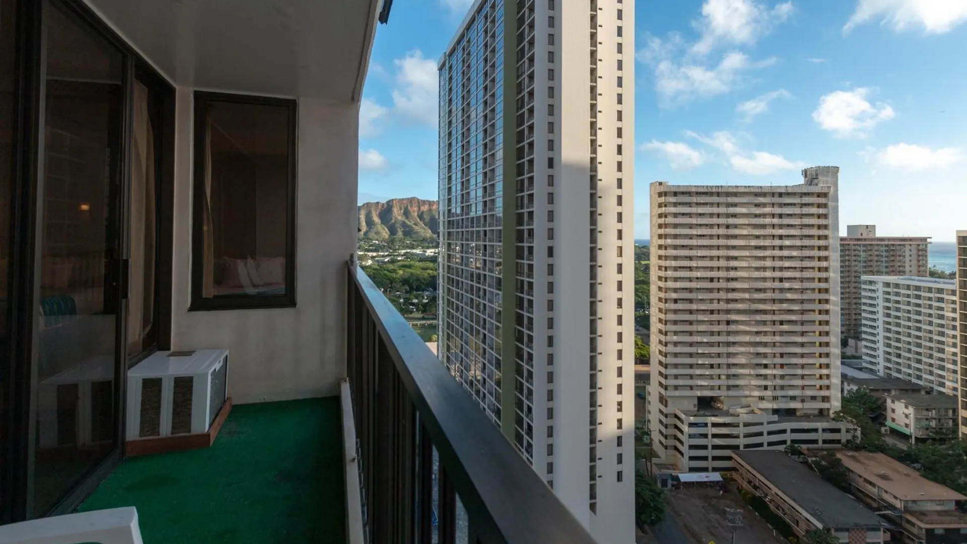 Spacious & Affordable Waikiki Getaway - Perfect For Families & Groups, Near Beach Includes Free Parking 檀香山 0*,